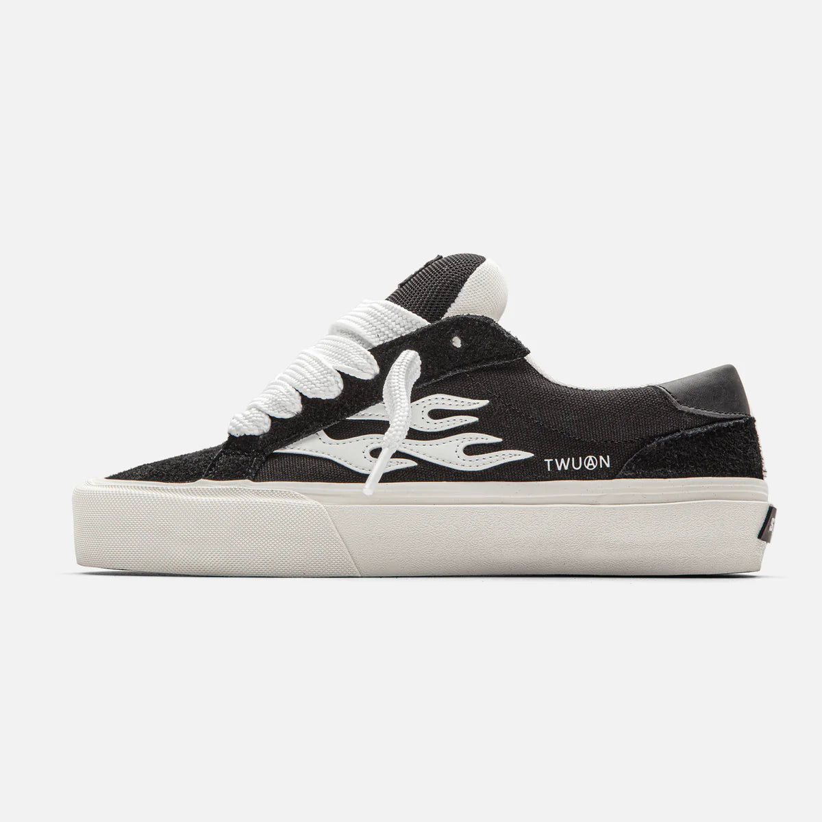 Straye Logan Puff Black & White Skate Shoes